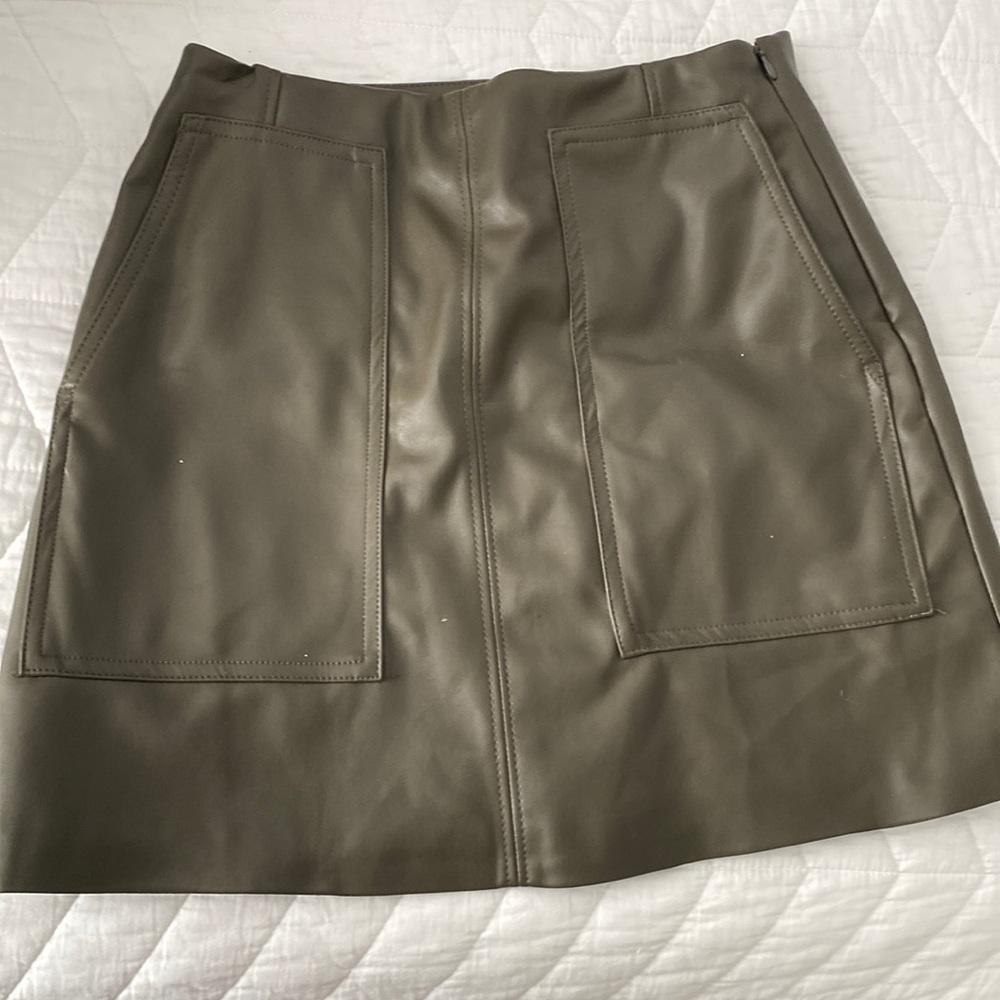 Nwt H&M army green faux leather mini skirt